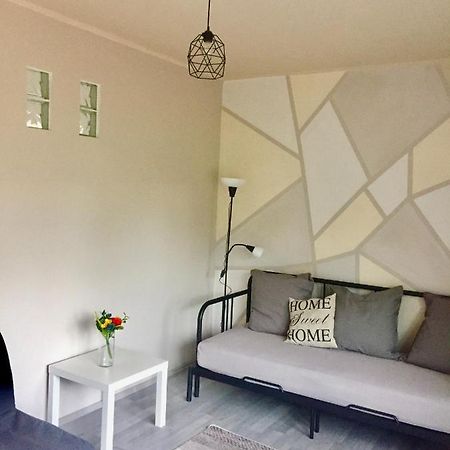 Lelle-Kert Apartman 01 Balatonlelle Bagian luar foto