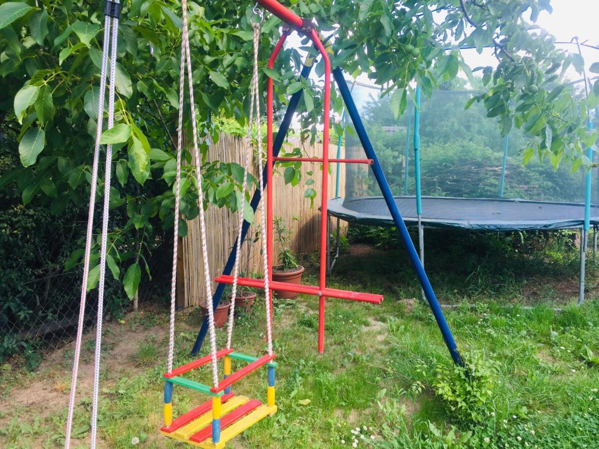 Lelle-Kert Apartman 01 Balatonlelle Bagian luar foto